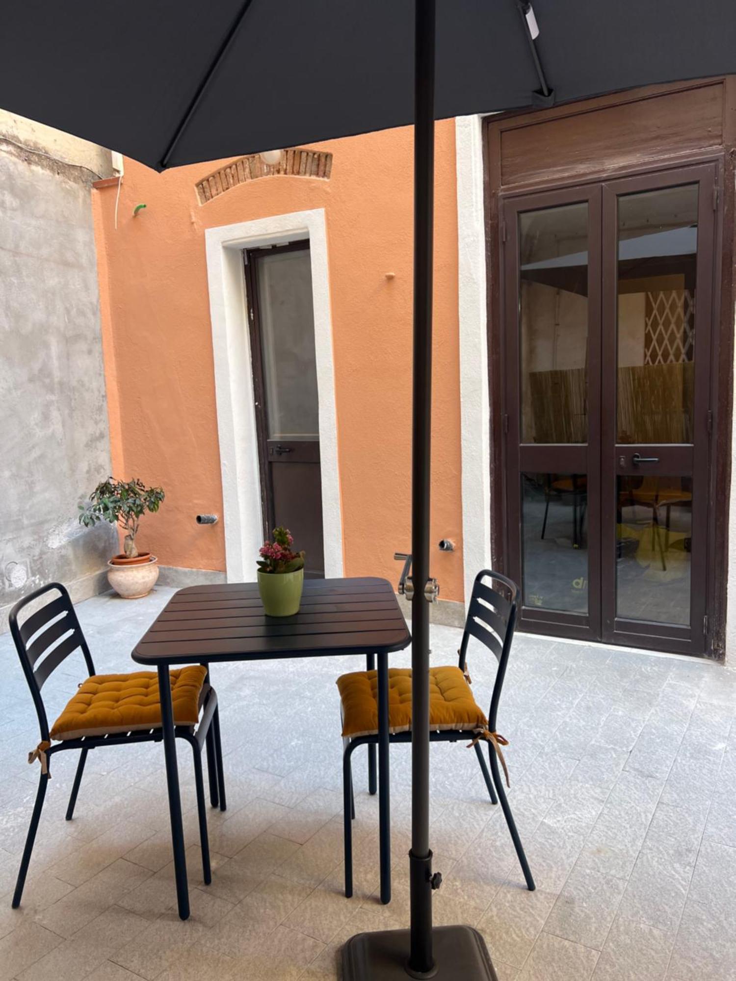 Вілла Domus Catania Centro Екстер'єр фото